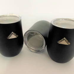 Căni metalice gravate pentru angajații Leroy Merlin